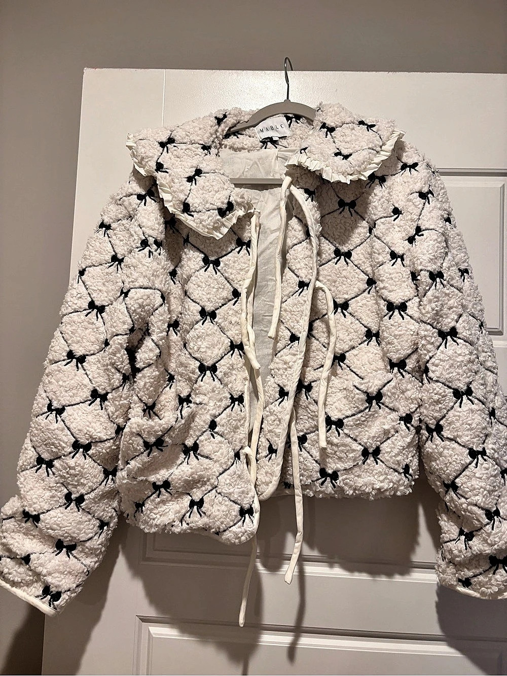 Anthropologie MABLE Bow-Embroidered Quilted Sherpa Jacket Bow Pattern Teddy Jack